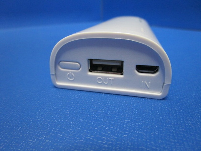 モバイルバッテリー 3