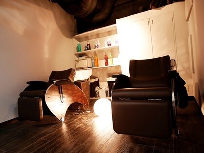 Treatment Salon Throne 1