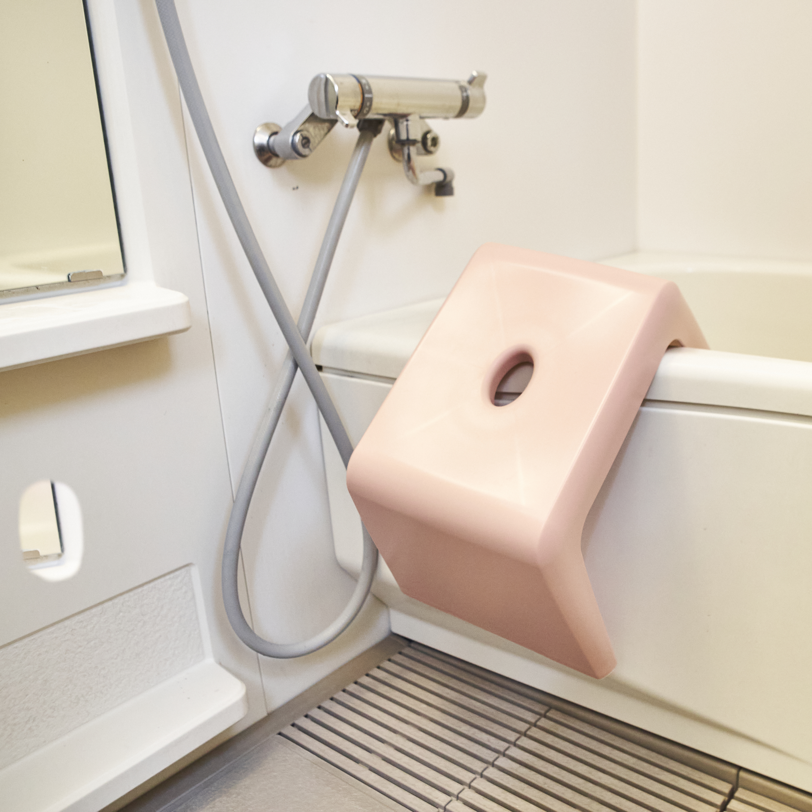 ニトリ 通気性が良い 抗菌風呂いす ラフィーネを全21商品と比較 口コミや評判を実際に使ってレビューしました Mybest