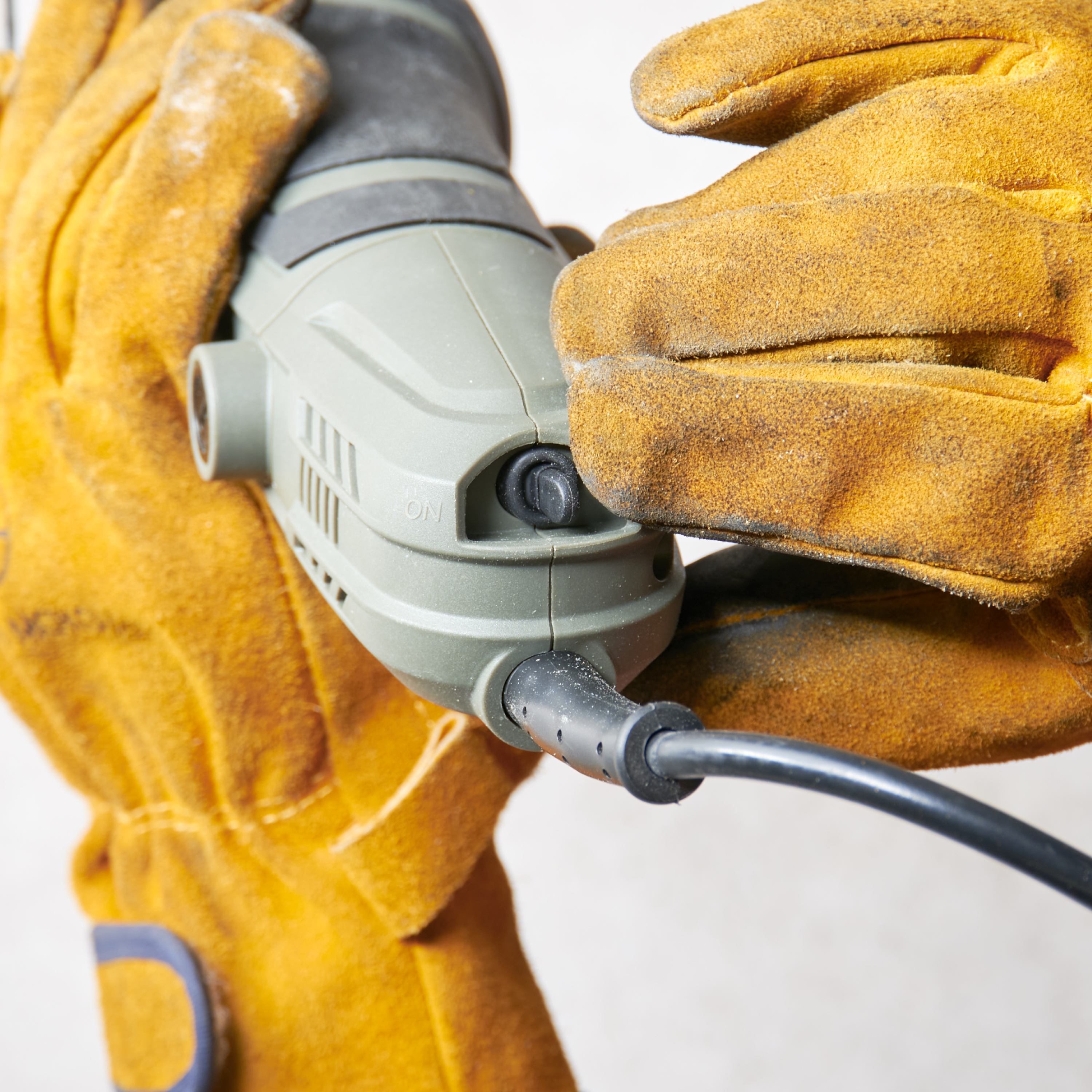 カインズ Kumimoku ACディスクグラインダー KT-05を検証レビュー