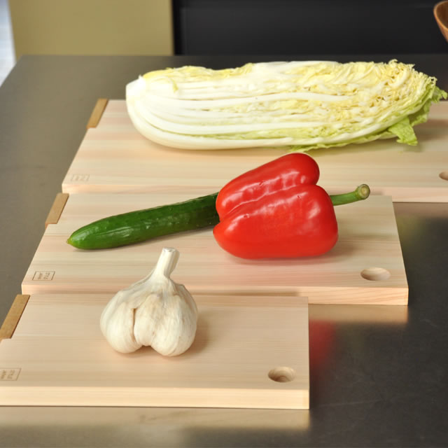 四万十の森に育まれたひのきのまな板 スタンド式 5