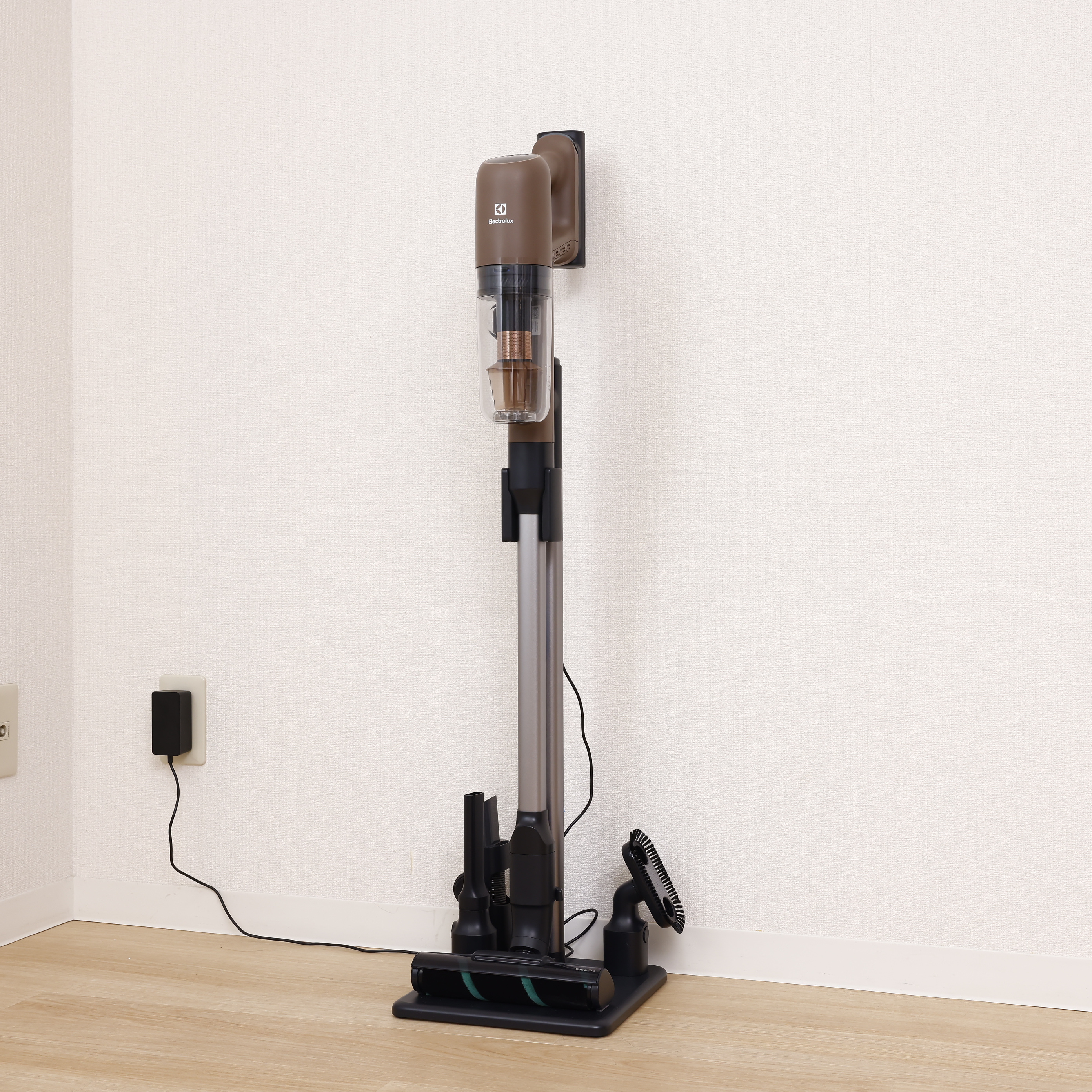 【新品未開封】EFP71523 スティッククリーナー　Electrolux 71w9kbytL1L._AC_UF350,