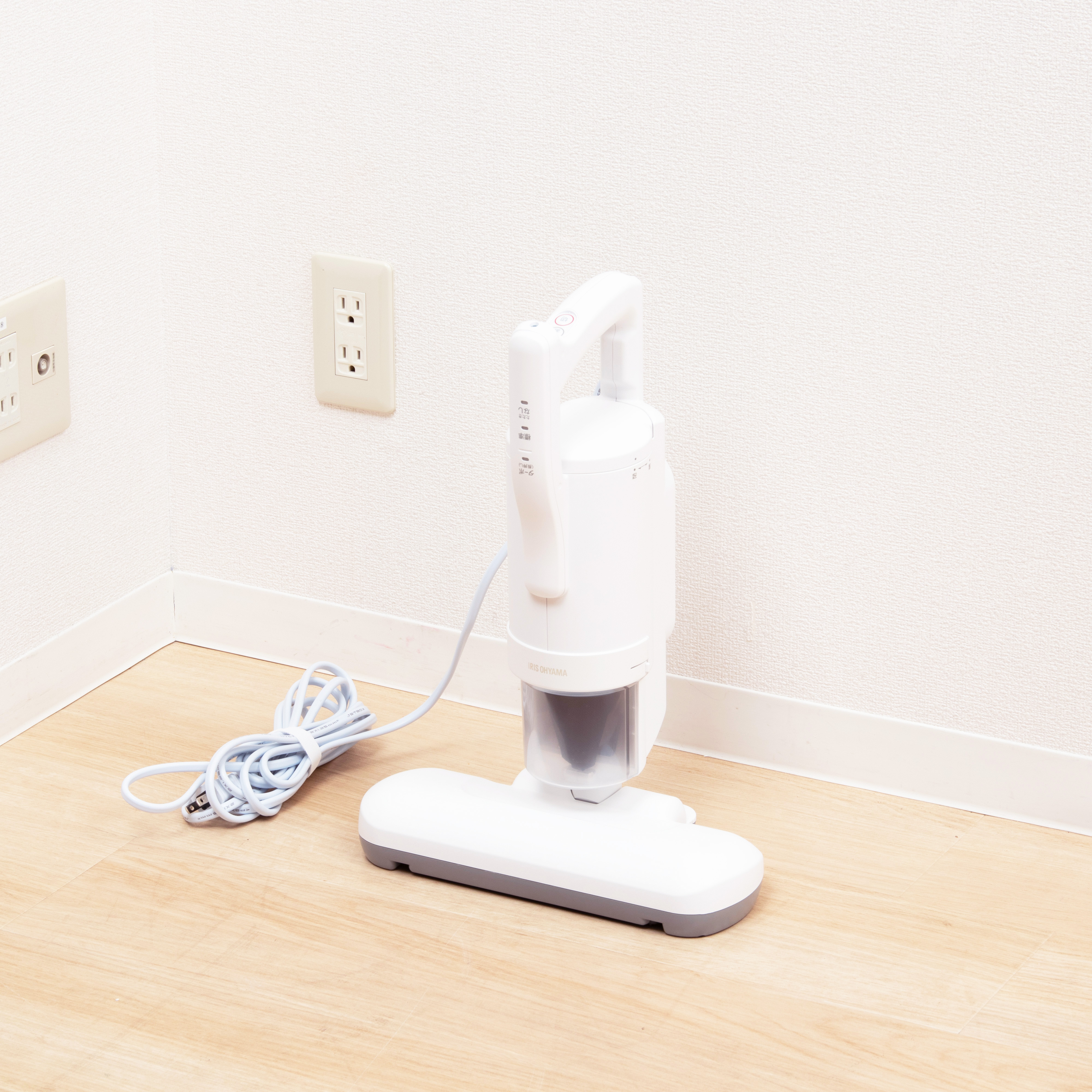 アイリスオーヤマ 布団クリーナーハイパワー FCA-B2Hをレビュー