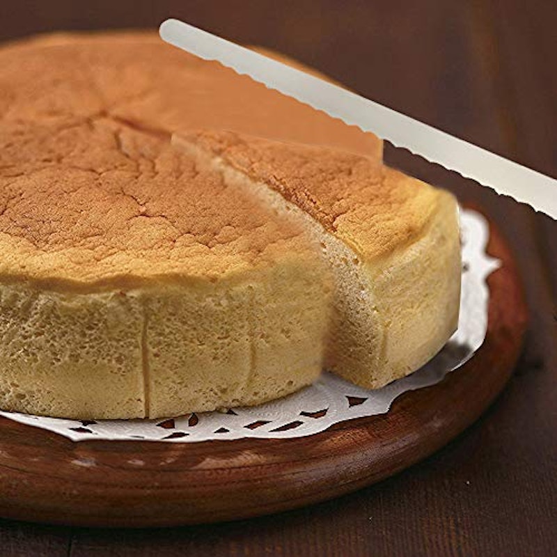 波刃でさらに使いやすい専用形状のケーキナイフ 4