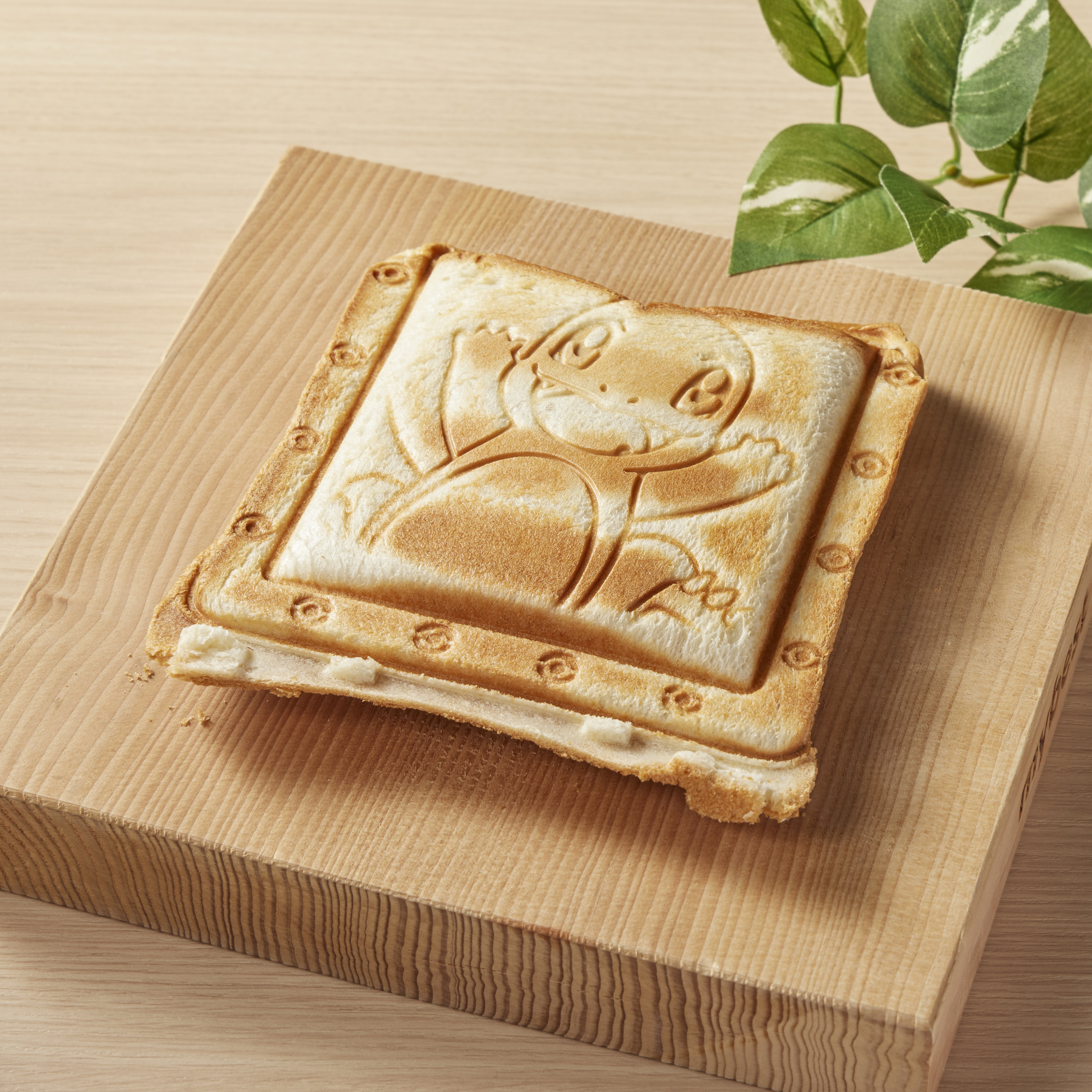 BRUNO ポケモン ホットサンドメーカー BOE131-RDを検証レビュー