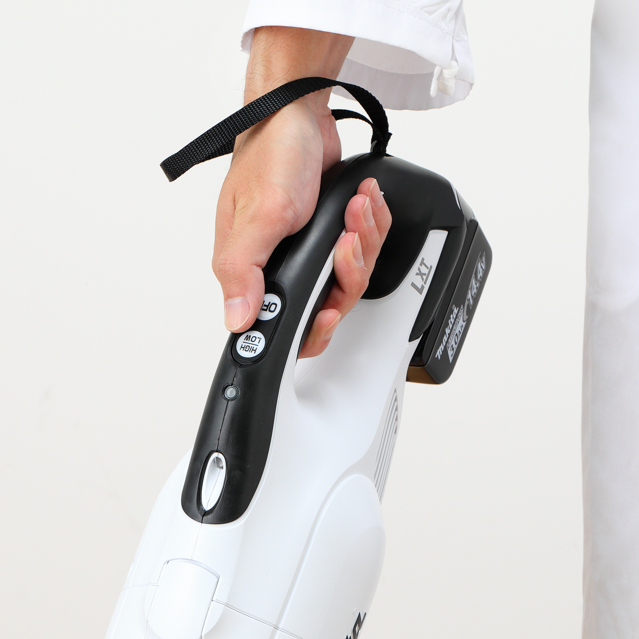 マキタ コードレスクリーナー CL142FDRFWをレビュー！クチコミ