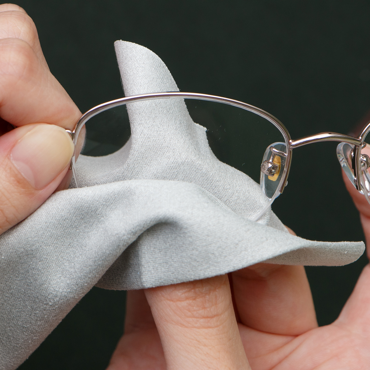 エスダブル くもり止めメガネクロスを全21商品と比較 口コミや評判を実際に使ってレビューしました Mybest