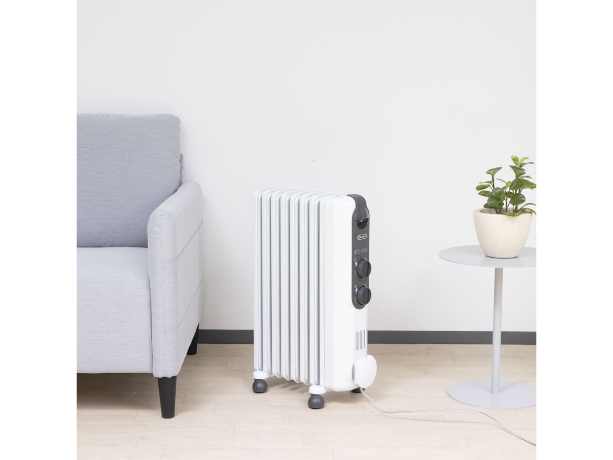 美品 デロンギ アミカルド オイルヒーター RHJ35M0812-DG 2023 デロンギ アミカルド オイルヒーター RHJ35M0812DGをレビュー