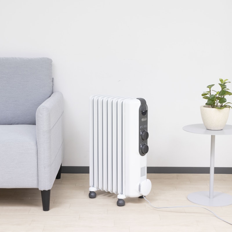 デロンギ ヴェルティカルド オイルヒーター RHJ21F0812をレビュー デロンギ ヴェルティカルド オイルヒーター RHJ21F0812をレビュー