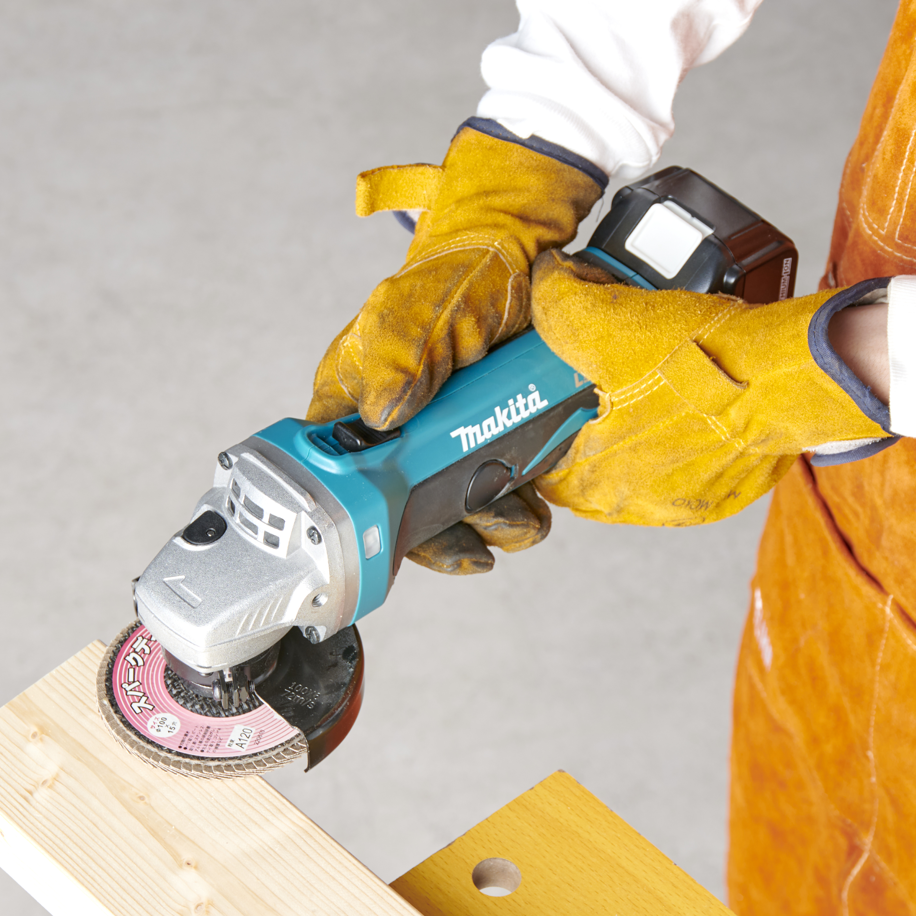 マキタ 18V 充電式ディスクグラインダ GA402DZ (本体のみ) マキタ ＧＡ４０２ＤＺ １８Ｖディスクグラインダ（本体のみ） マキタ