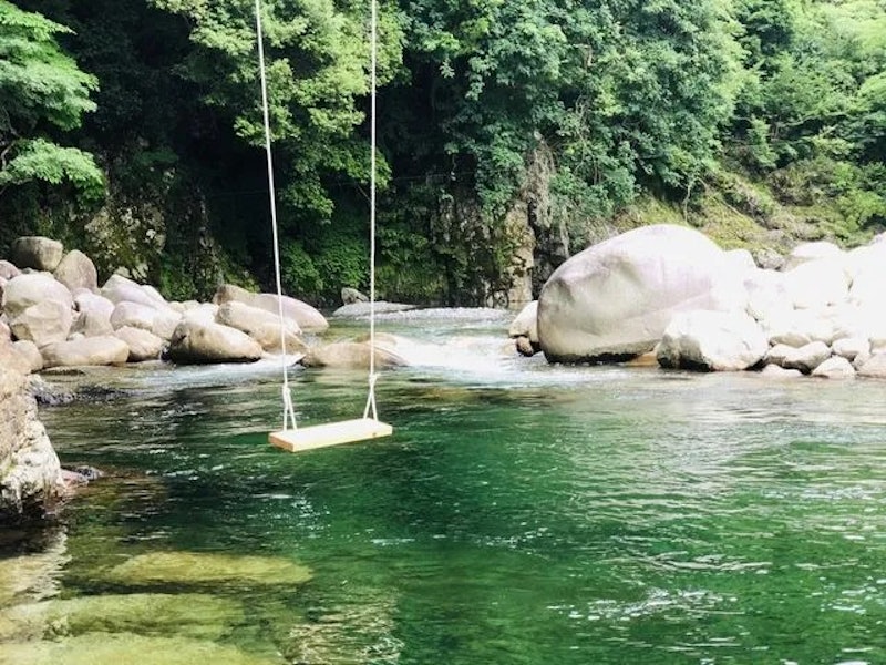 RIVERSIDE GLAMPING Nuts 3