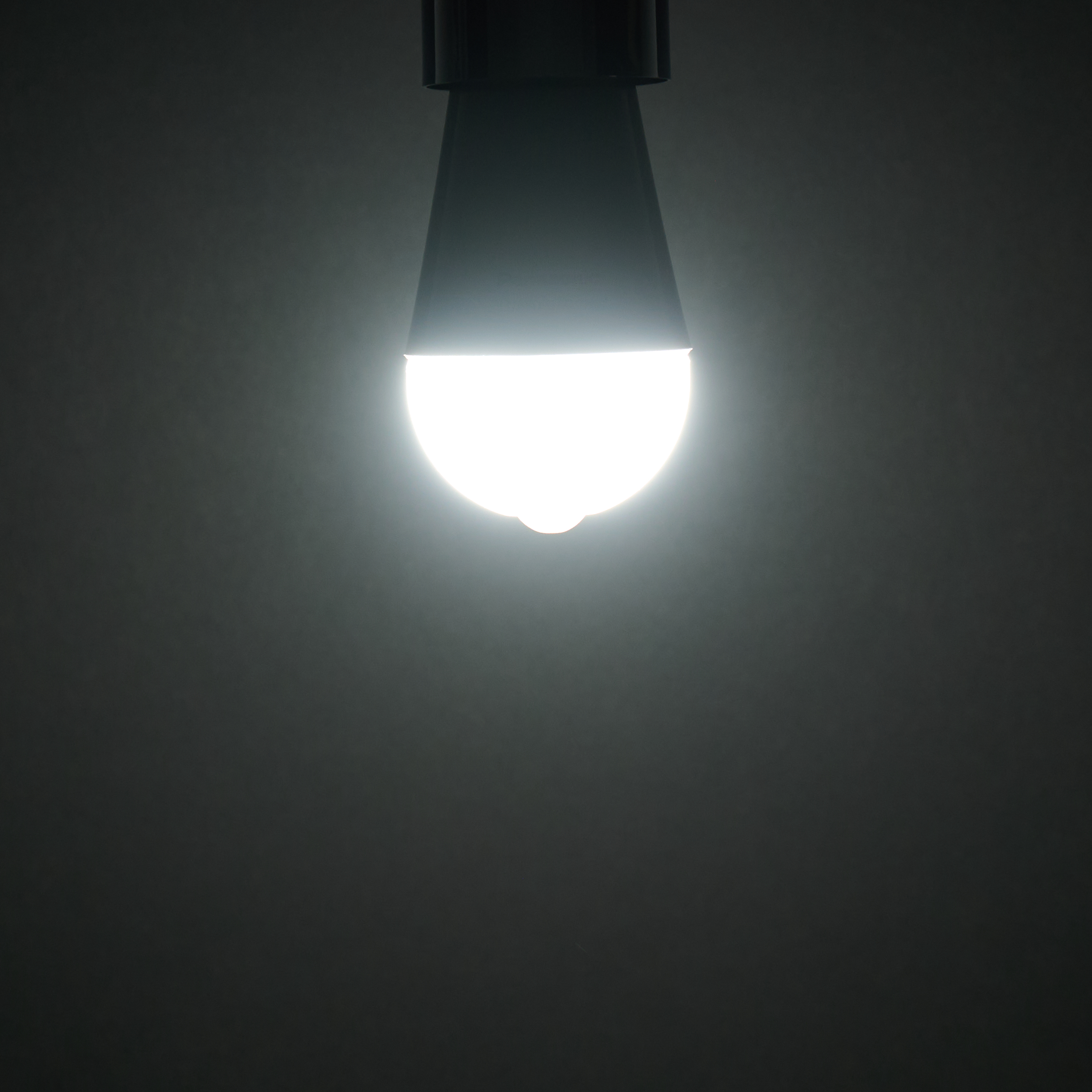 LED電球 ひとセンサタイプ 4