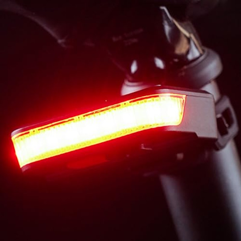 ソーラー自転車テールライト ブラック ソーラー充電+TYPE-C直接充電 600mAhバッテリー 3