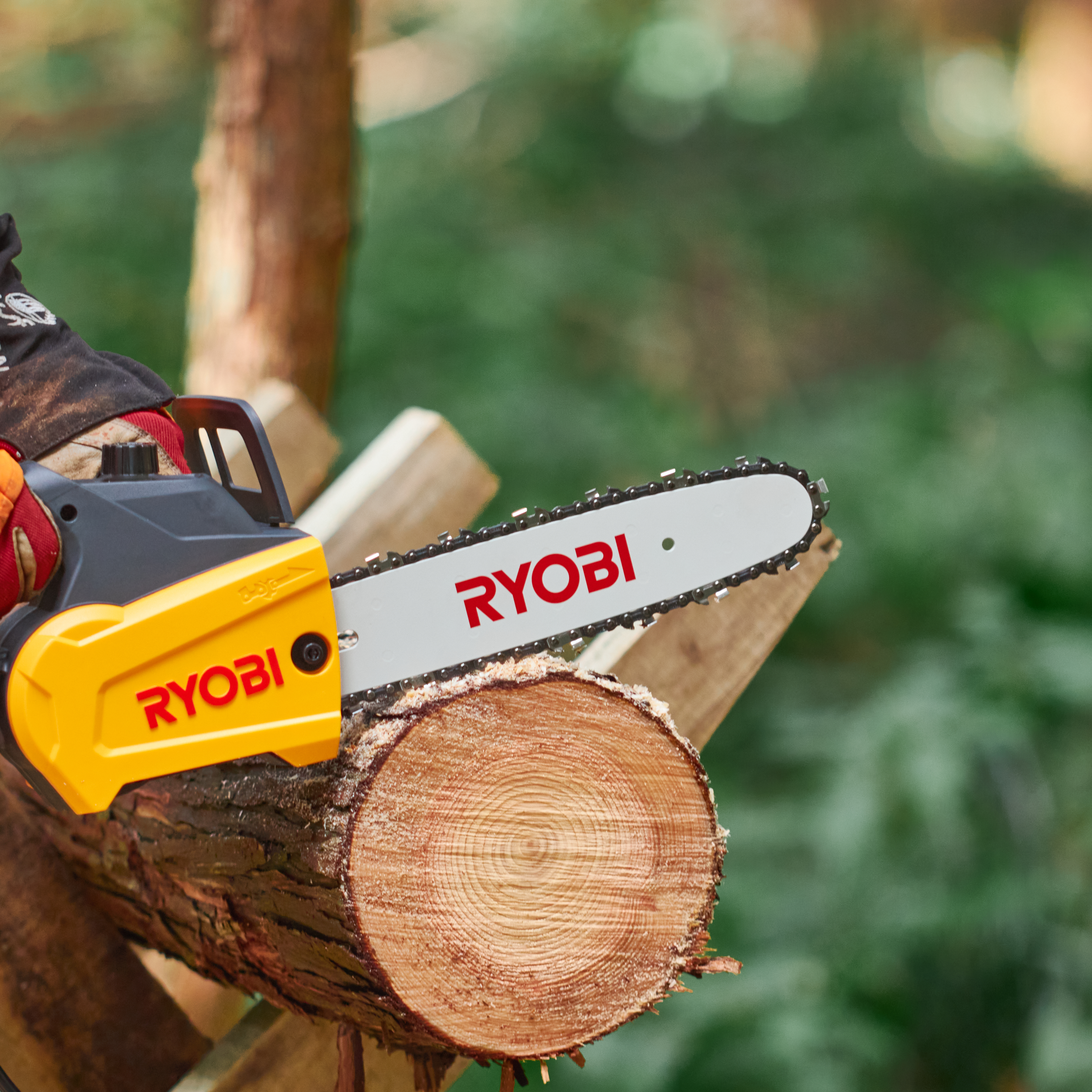 京セラインダストリアルツールズ RYOBI チェンソー CS-2502を検証