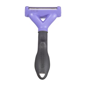 スペクトラムブランズジャパン FURminator 抜け毛除去ブラシ 中・大型猫 短毛種用を検証レビュー!短毛猫ブラシの選び方も紹介 1