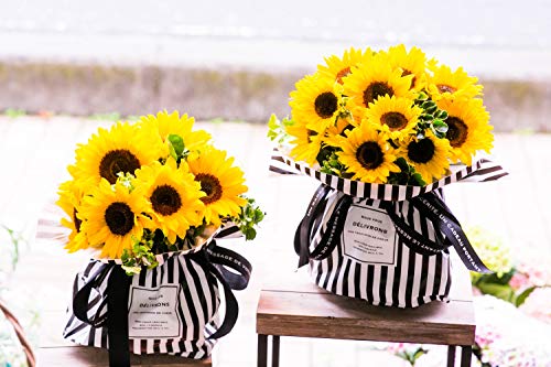 自立するひまわりの花束 4