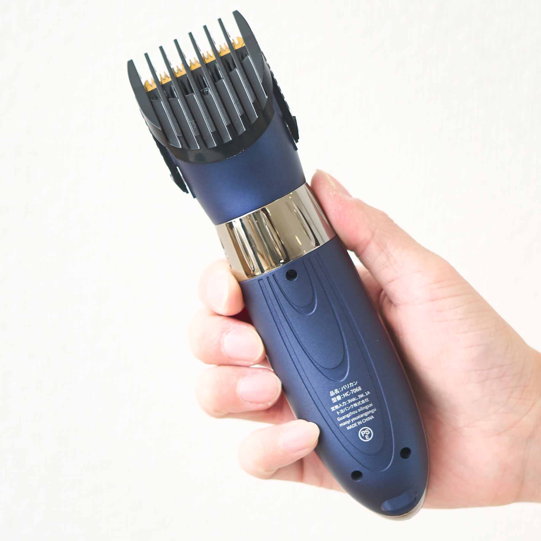 ❤豊富なアタッチメント付属❣どんなヘアカットもプロの仕上がり♪❤万能バリカン Amazon.co.jp: 電動バリカンプロ仕様 USB充電式 バリカン ヘアー