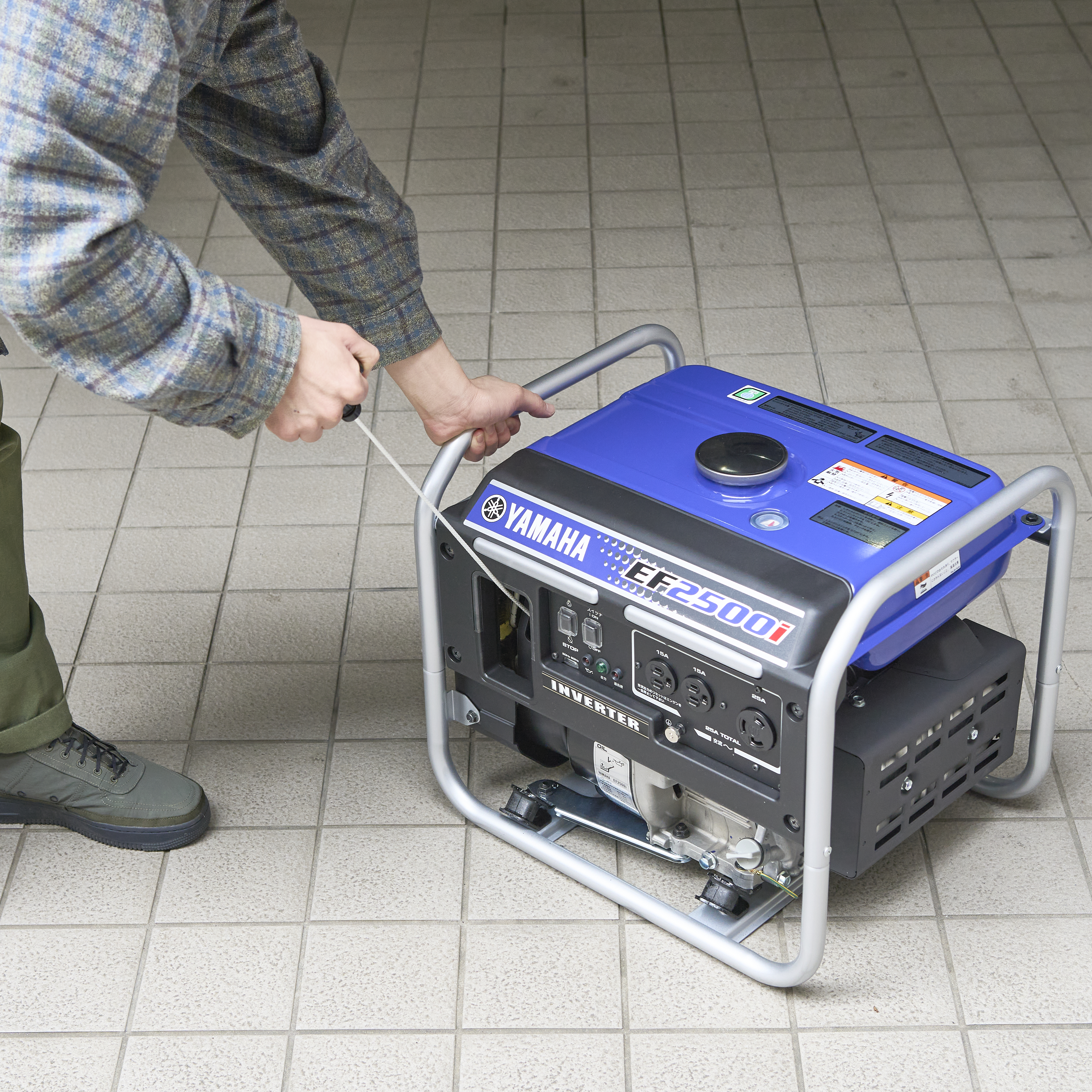 ヤマハモーターパワープロダクツ/YAMAHA ポータインバータインバータ式 EF900IS(2517779) JAN：4997789090000 ヤマハ インバータ 発電機の通販