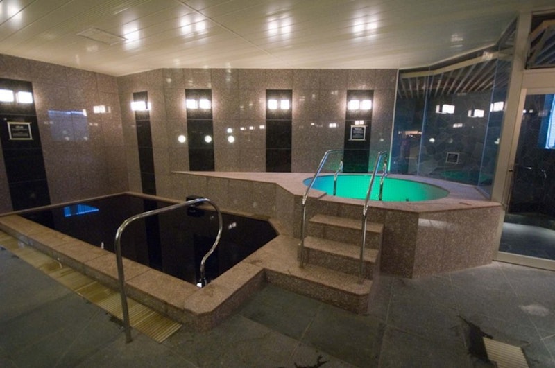 SPA&HOTEL和 3