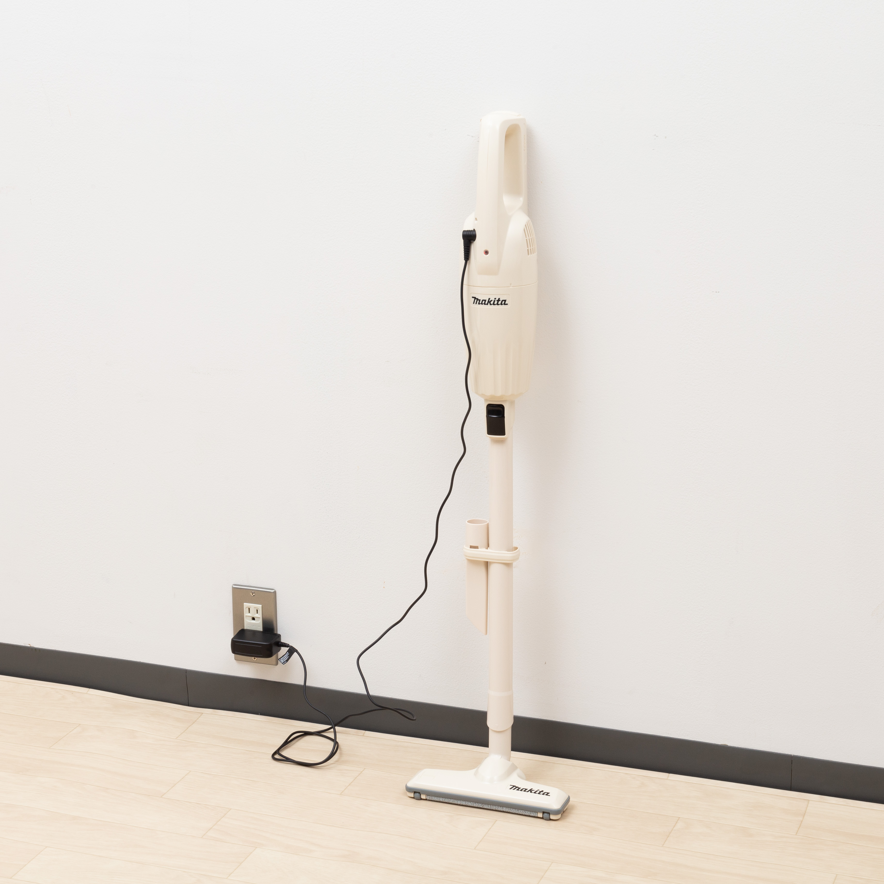 マキタ Li-ion 充電式クリーナ CL116DWIを検証レビュー