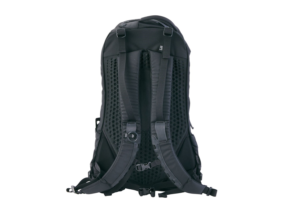 【アークテリクス】 アロー22 バックパック アークテリクス アロー 22 バックパックを徹底レビュー!実際に