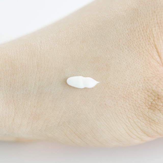 アトレージュ Ad リファイニング アイクリームを他商品と比較 口コミや評判を実際に使ってレビューしました Mybest