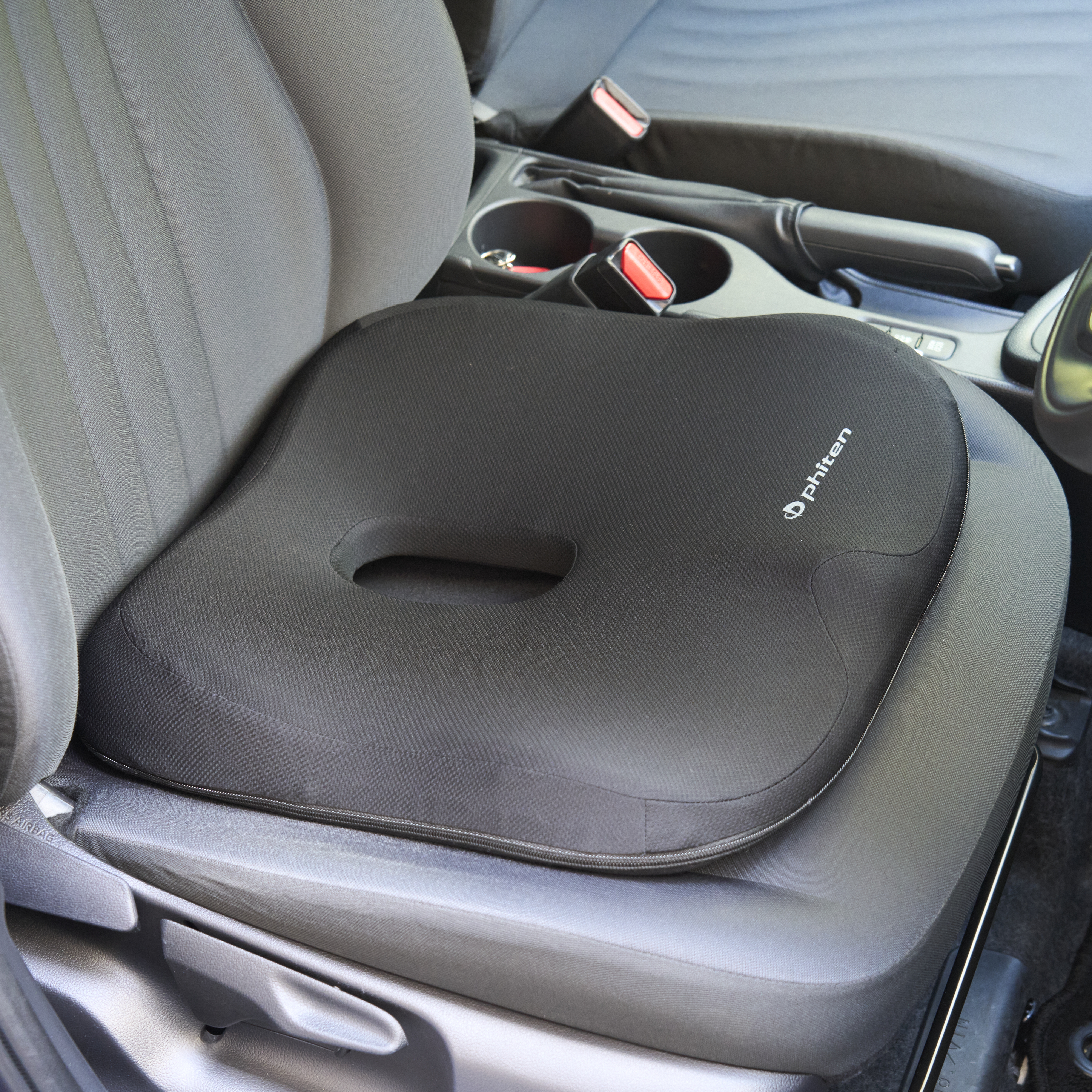 ボンフォーム ファイテン 穴あきクッション 5815-13を検証レビュー！車