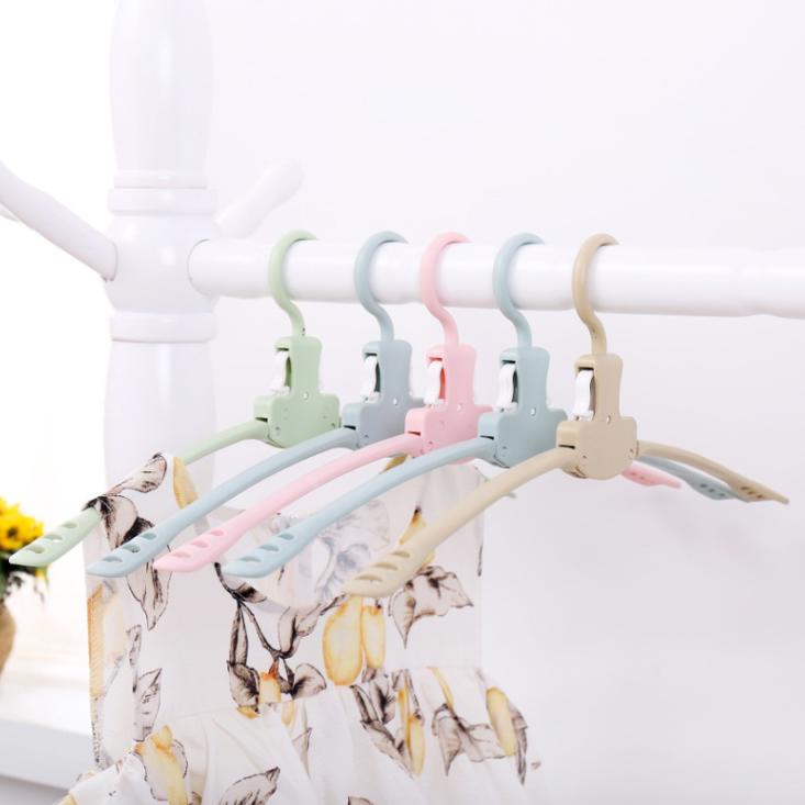 ポータブル折りたたみプラスチックハンガー 4