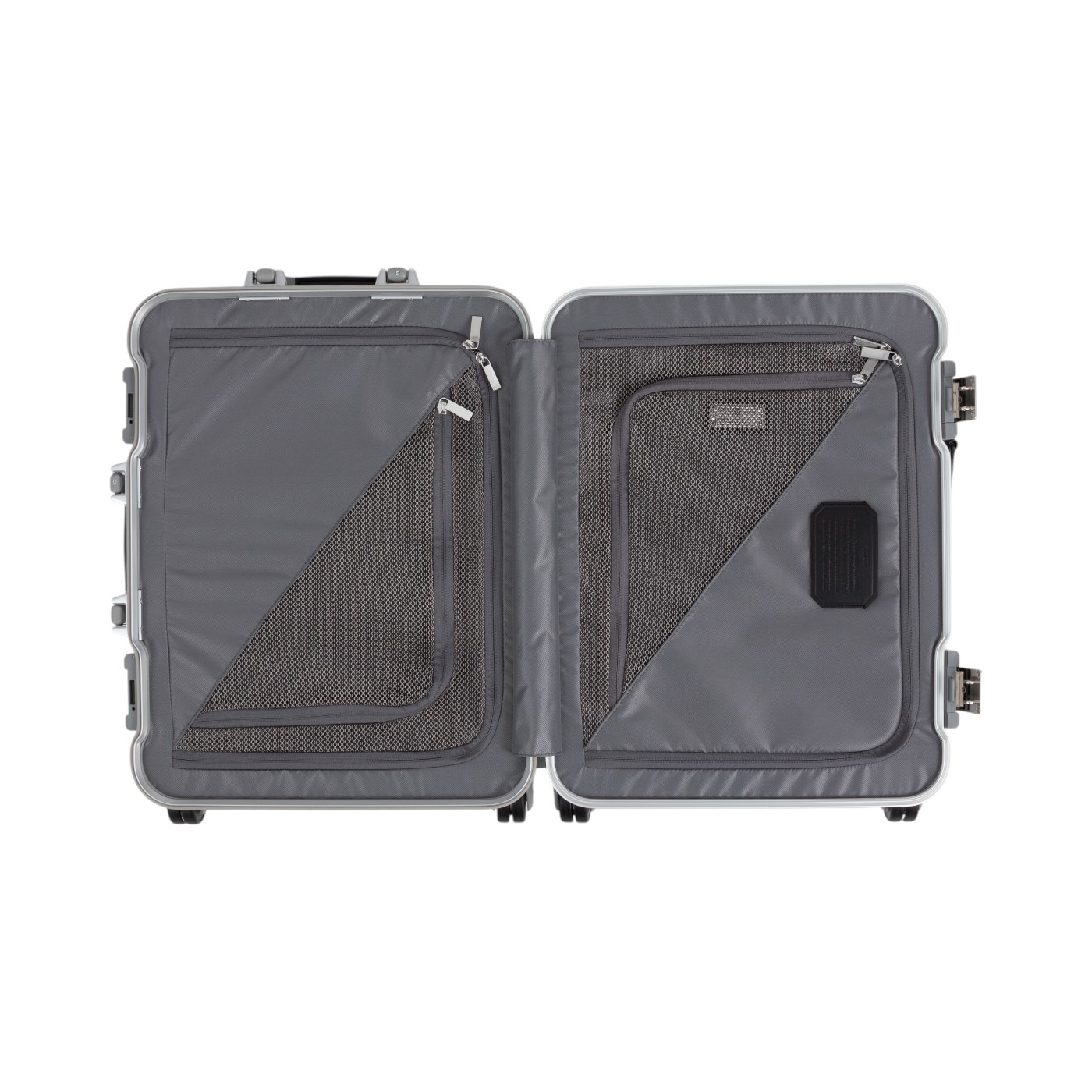 TUMI 19 DEGREE ALUMINUM コンチネンタル・キャリーオンを検証レビュー