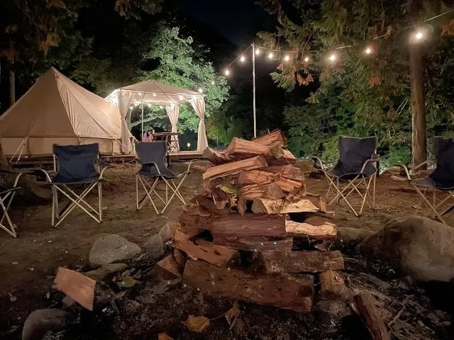 RIVERSIDE GLAMPING Nuts 4