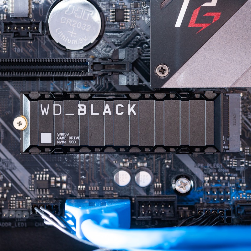 SN850 NVMe SSD 4