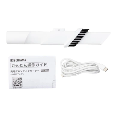 充電はType-Cケーブルを挿す方式。すき間ノズルも付属