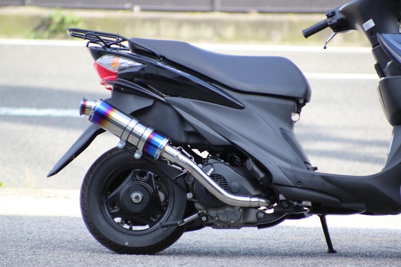 アドレスV125 (CF4EA) バイクマフラー 1