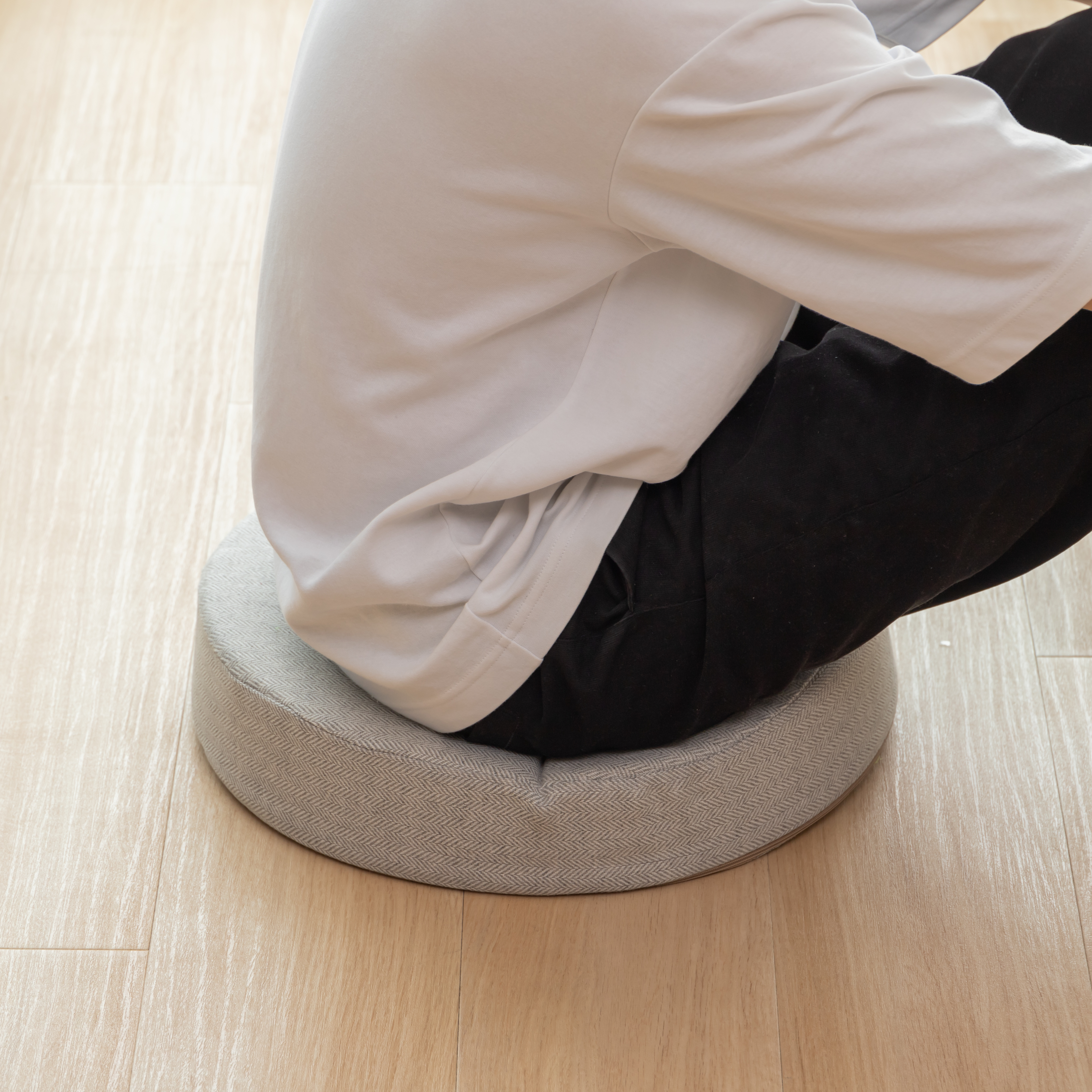 河淳 KEYUCA 高反発 丸フロアクッション s5800178を検証レビュー