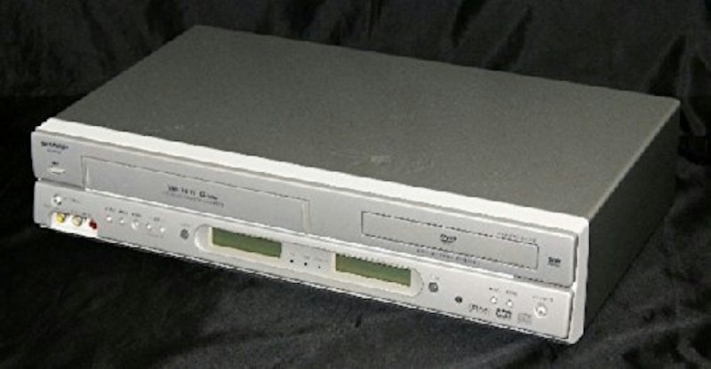 ビデオ一体型DVDプレーヤー 1
