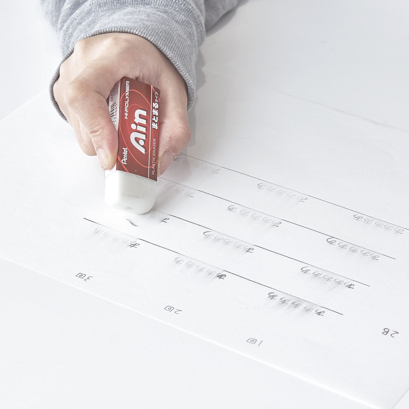 ぺんてる アイン消しゴム まとまるタイプを他商品と比較 口コミや評判を実際に使ってレビューしました Mybest
