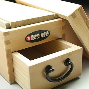 鰹箱 玉座 3