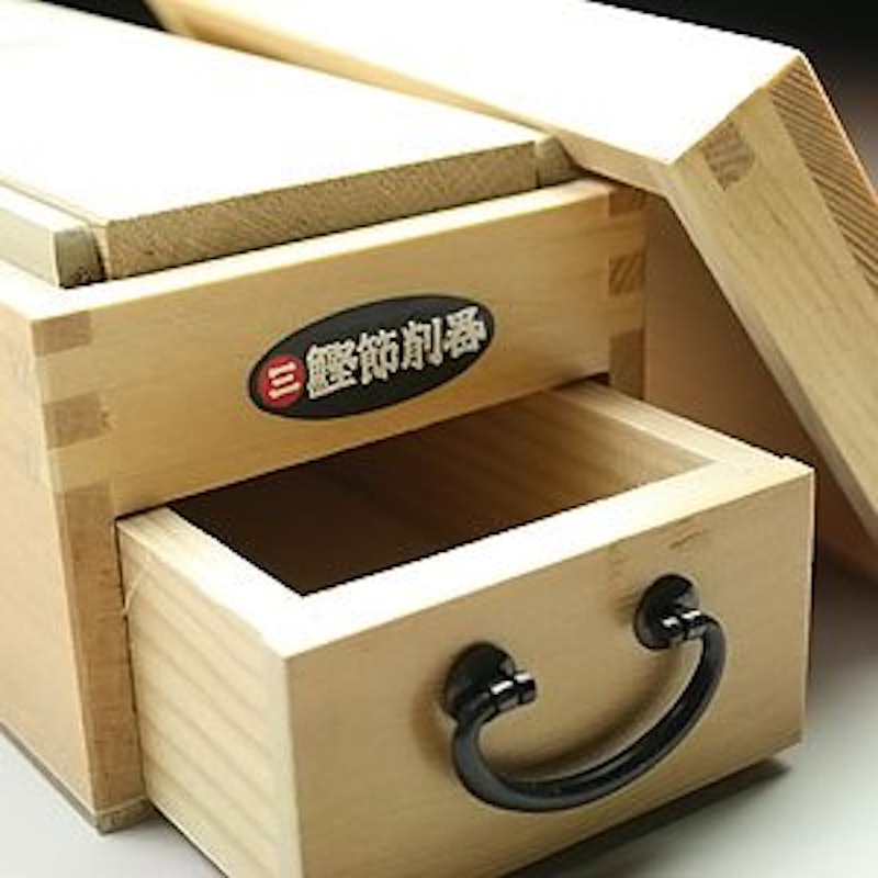 鰹箱 玉座 3