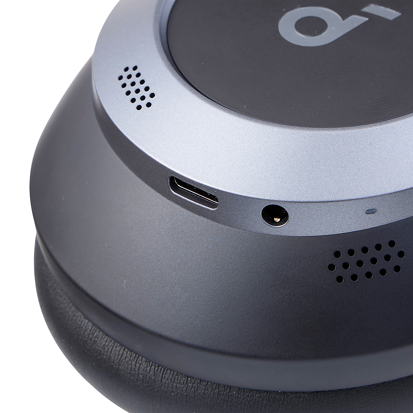 Soundcore Space One Pro 6