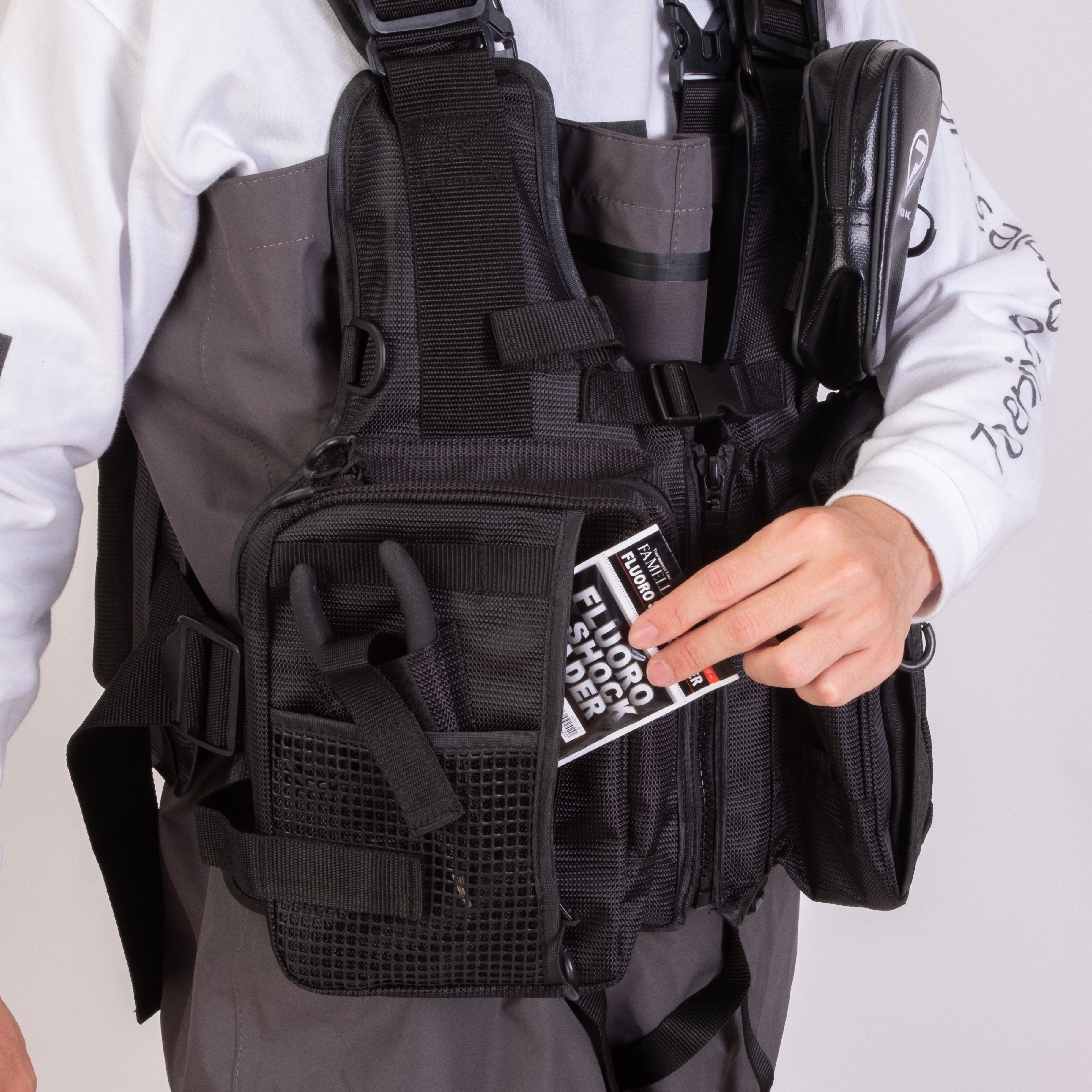 フローティングゲームベスト サーフフィッシング仕様　付属品多数 サーフ釣り用フローティングベストおすすめ15選！最適なライフ