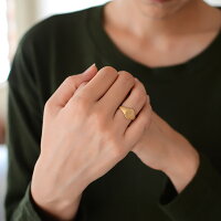 K18 Initial Signet Ring 8