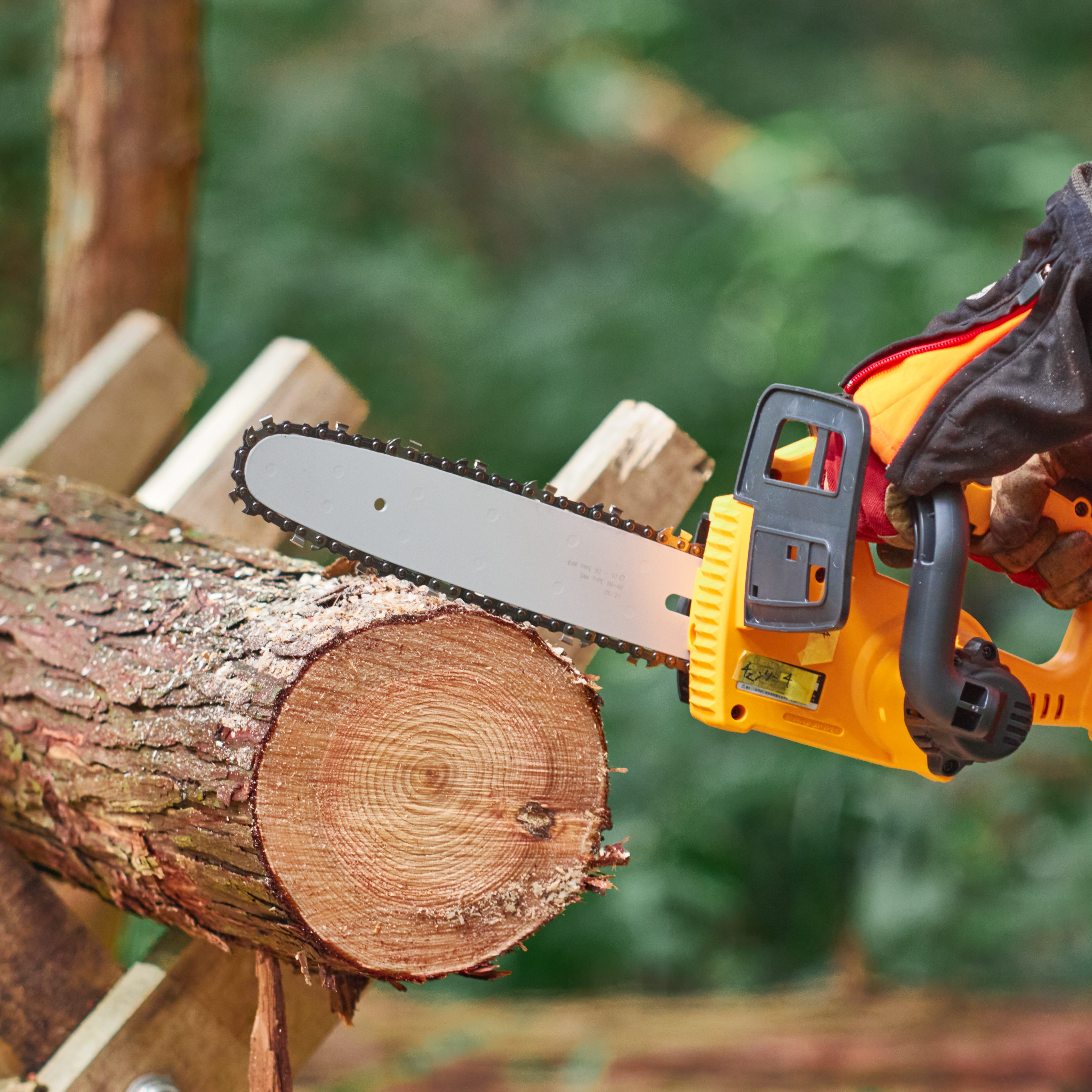 京セラインダストリアルツールズ RYOBI 充電式チェンソー BCS-1800L1を