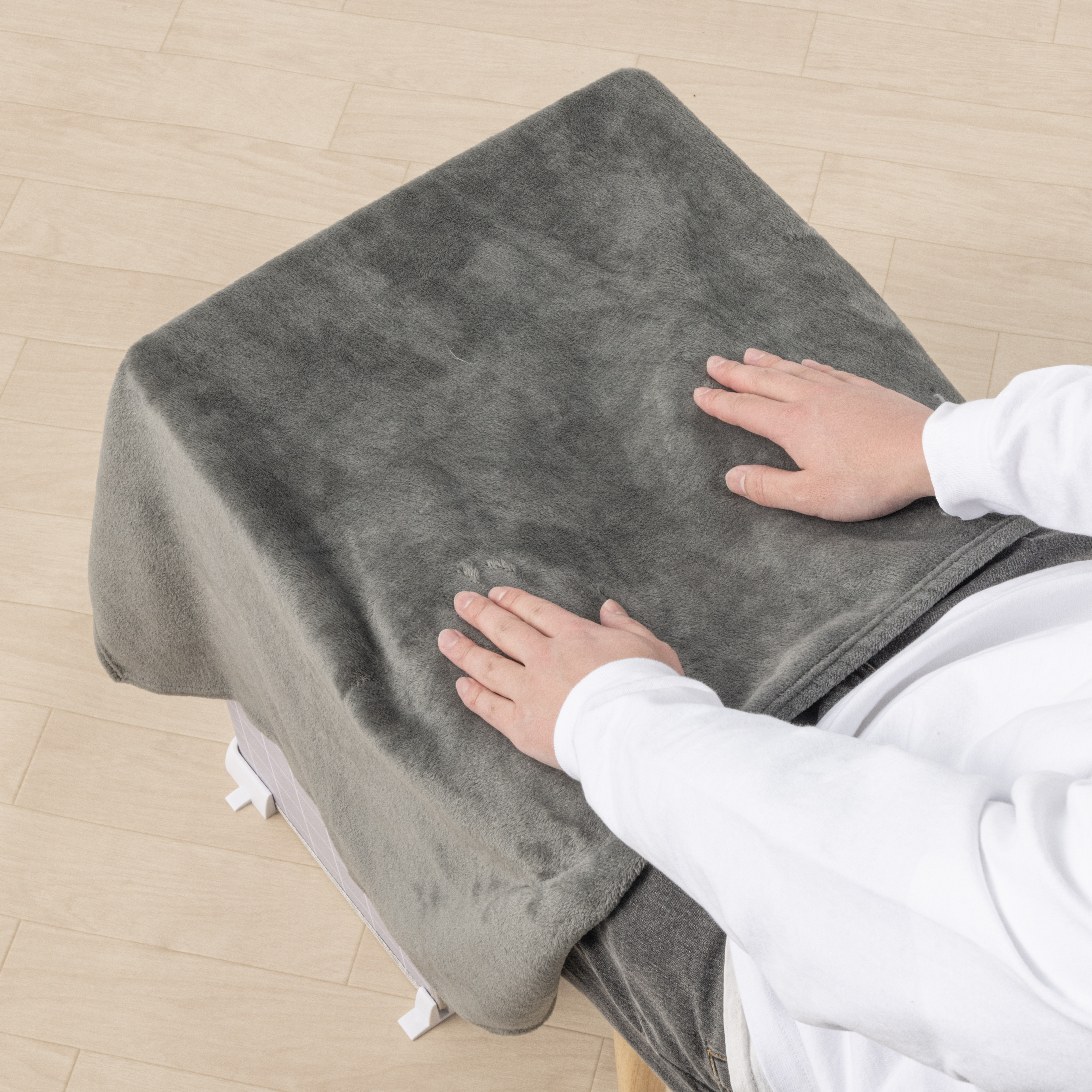 Hill Stone パネルヒーターを検証レビュー！デスクヒーターの選び方も