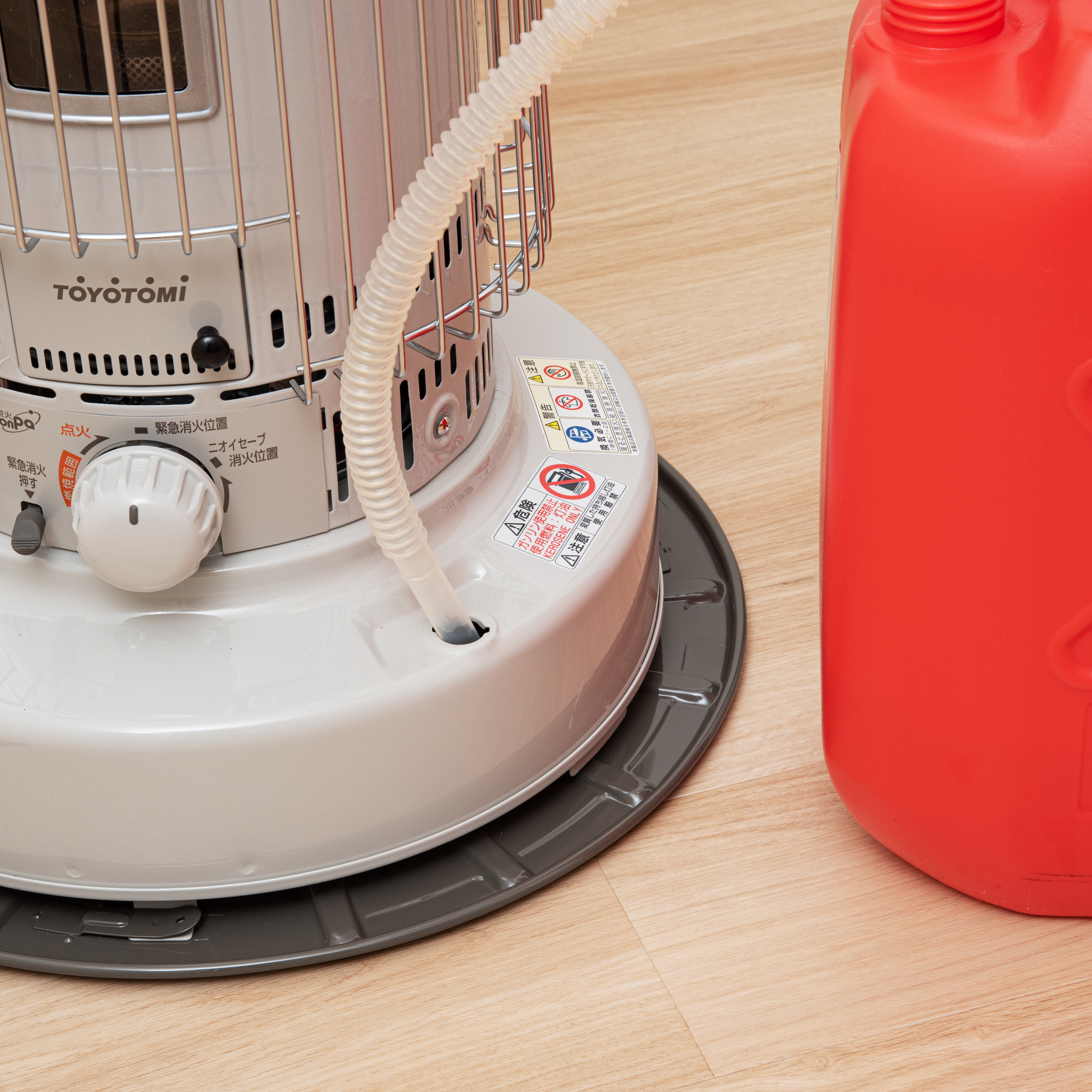 在庫処分 トヨトミ 反射型 大型石油ストーブ 木造10畳/コンクリート13畳 日本製 遠赤外線 防災 節電 RC-W36M-B RC-W36Nと同等モデル アウトレット品 11⁄4 20:00～11⁄11 01:59☆ポイント10倍反射形石油