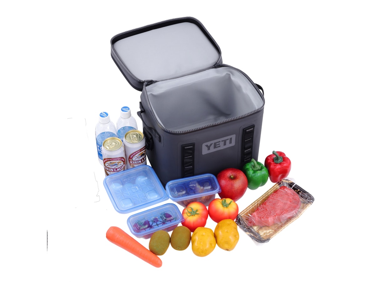 YETI Hopper Flip12 クーラーバッグ 18010110002を検証レビュー YETI Hopper Flip12 クーラーバッグ 18010110002を検証レビュー