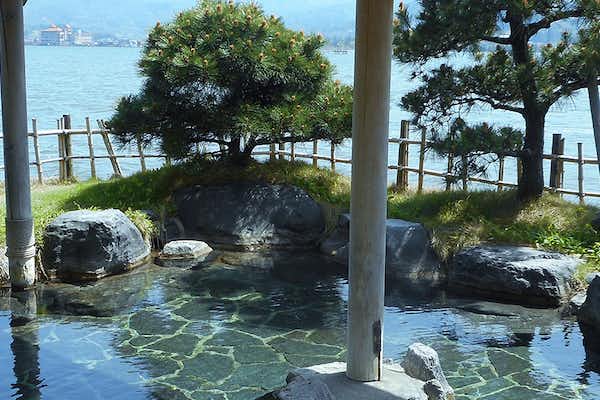 湖上に浮かぶ絶景の宿　千年亭 4