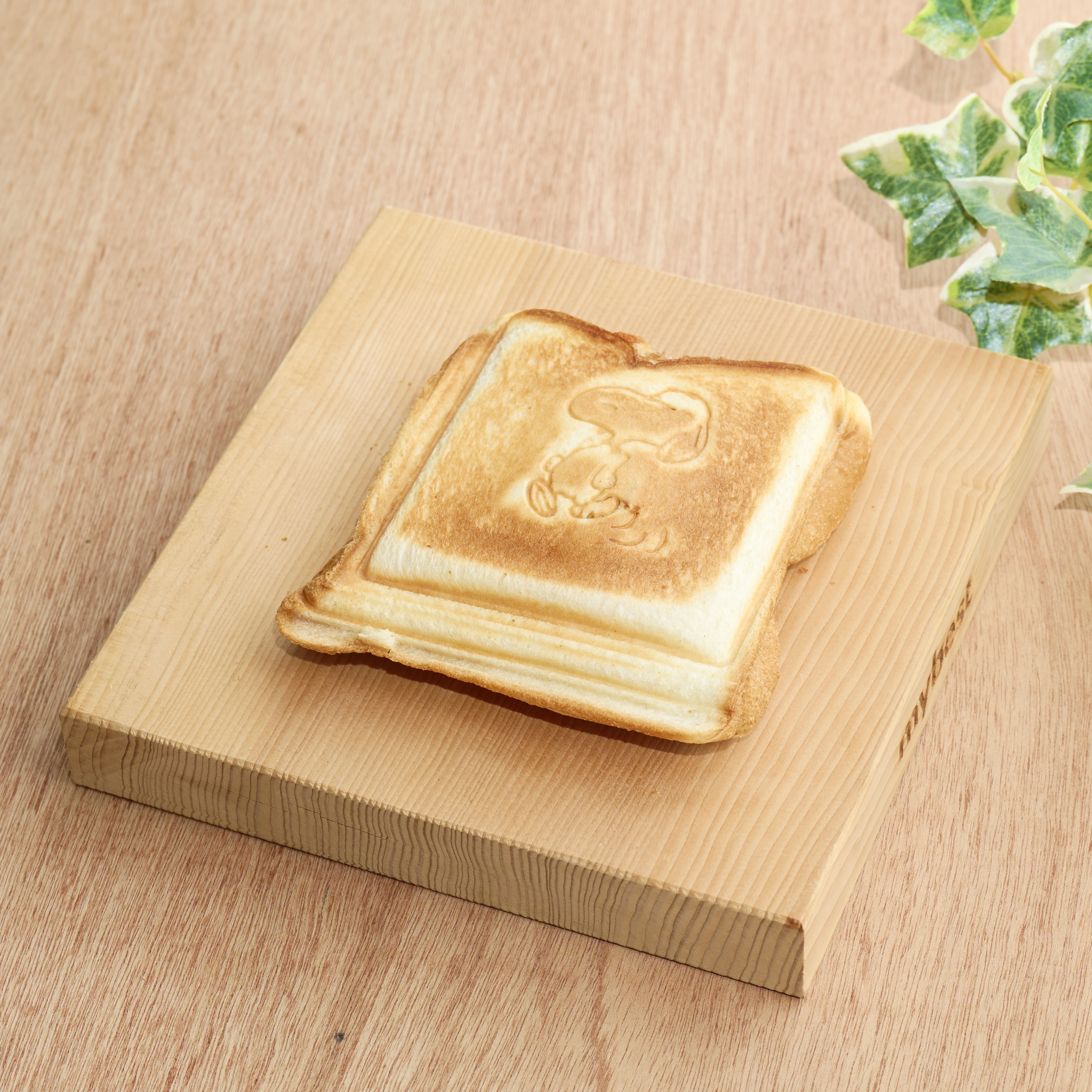 ブルーノ PEANUTS ホットサンドメーカー ダブル BOE069をレビュー