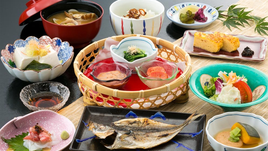 熱海温泉 お部屋食と源泉かけ流しの宿 ホテル貫一 3