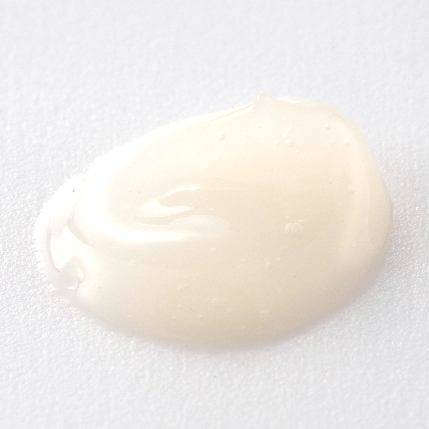 綾花 モイスチャーバリアエッセンスを他商品と比較 口コミや評判を実際に使ってレビューしました Mybest