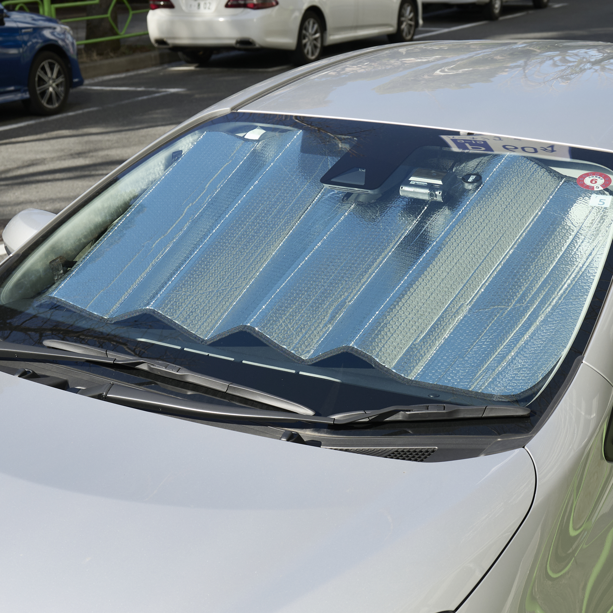 フロントガラスサンシェード ほとんどの車のフロントガラス用サンシェード - 最高のヒートシールド反射板カバー - 熱と日光を遮断 折りたたみ式サンシールド サンシェード フロントガラス 傘式 パラソル 傘型 フロントサンシェード 車用 折りたたみ傘 日よけ 10本骨 コンパクト uv 紫外線対策 遮光  断熱 収納便利 車サンシェード 車保護 フロントカバー カーサンシェード 車種汎用 | サンシ | HANARO-SHOP 店